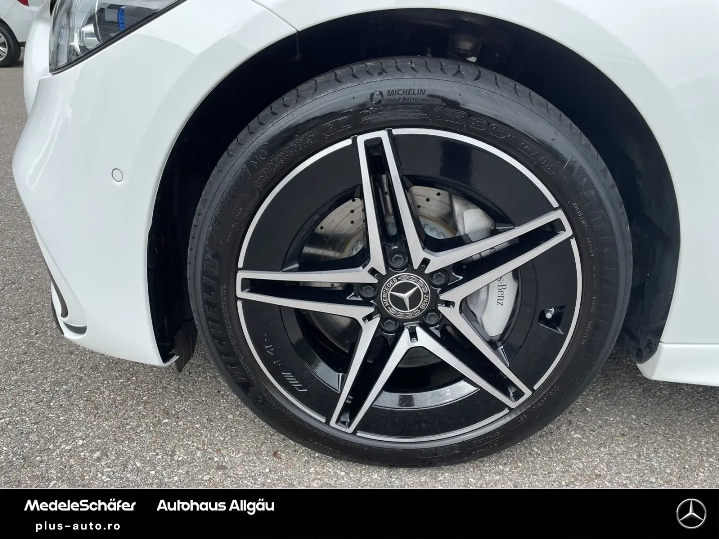 MERCEDES-BENZ C 300 e 4MATIC AMG Night D-Light Dist Memory