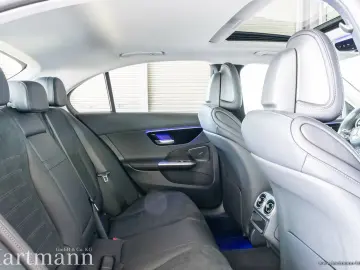 MERCEDES-BENZ C 300 d 4MATIC AMG-Line Night SHD AHK Assist