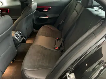 MERCEDES-BENZ C 300 4MATIC  AMG AHK MEMO KAMERA SHZ LED