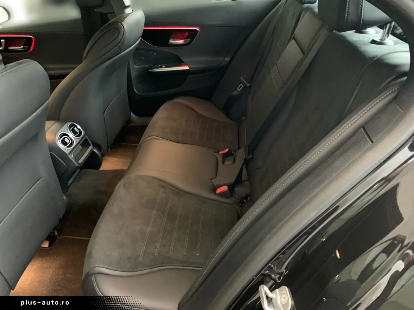 MERCEDES-BENZ C 300 4MATIC  AMG AHK MEMO KAMERA SHZ LED