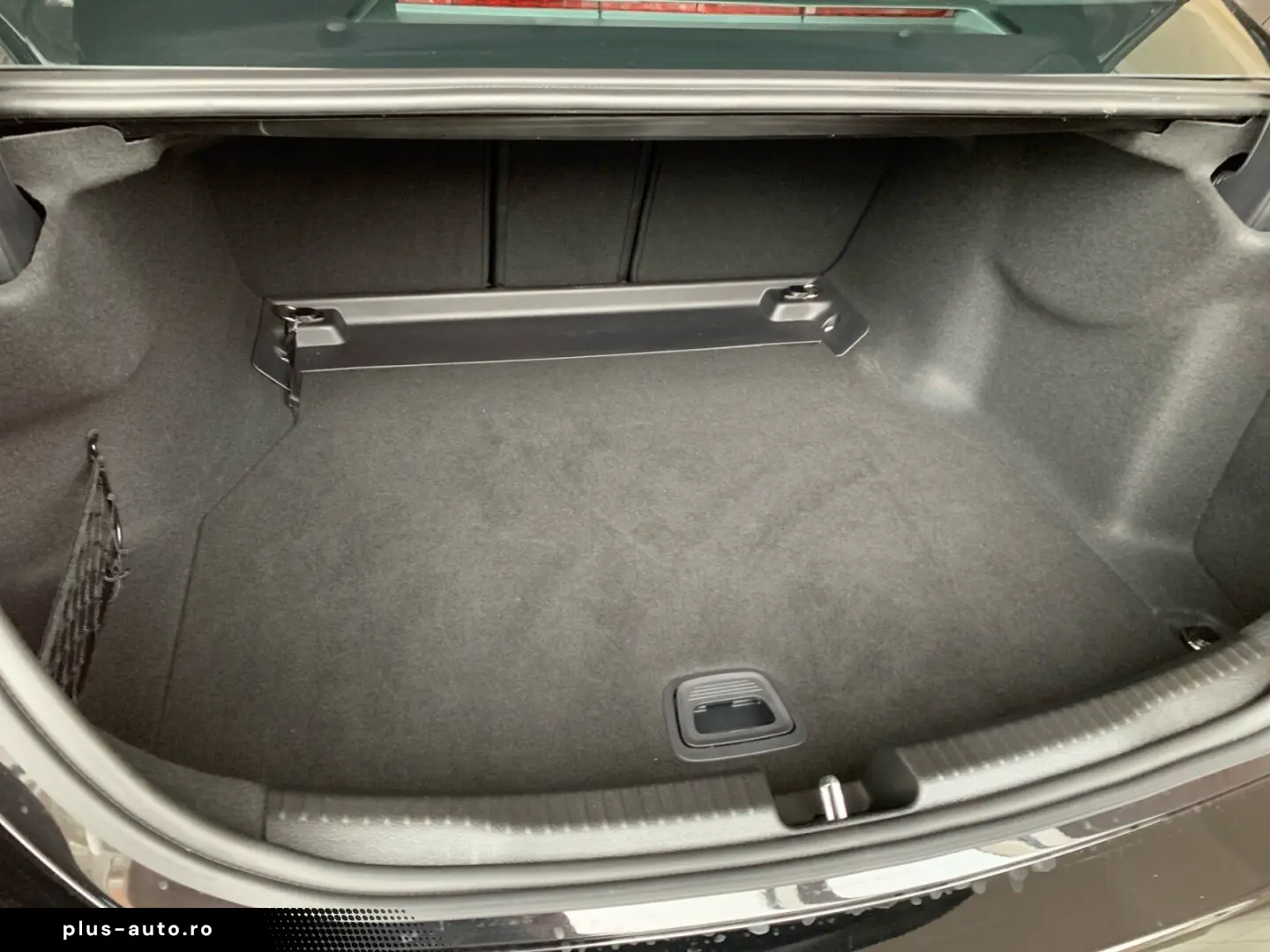 MERCEDES-BENZ C 300 4MATIC  AMG AHK MEMO KAMERA SHZ LED