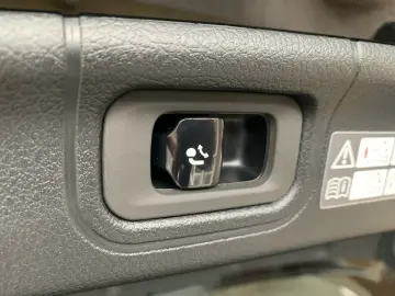 MERCEDES-BENZ C 300 4MATIC  AMG AHK MEMO KAMERA SHZ LED