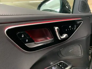 MERCEDES-BENZ C 300 4MATIC  AMG AHK MEMO KAMERA SHZ LED