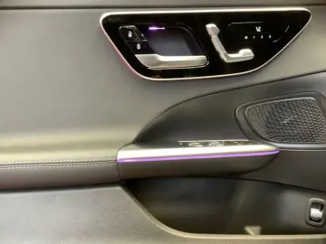 MERCEDES-BENZ C 300 de 4M AMG DIGITAL PANO DIST TOTW&hellip;