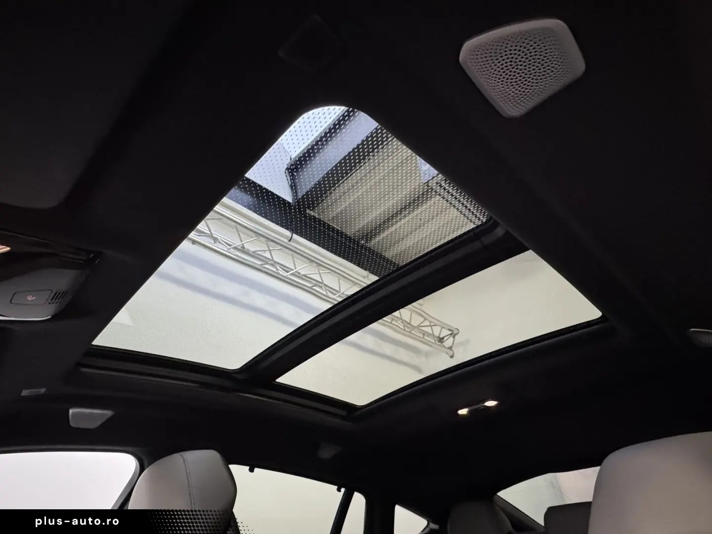 BMW X6 M  Sky B&W Massage