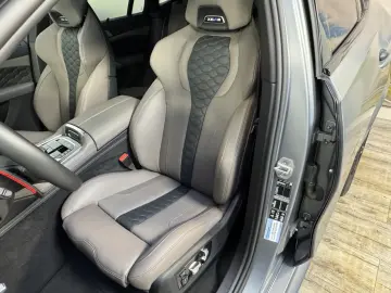 BMW X6 M  Sky B&W Massage