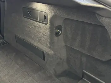 BMW X6 M  Sky B&W Massage