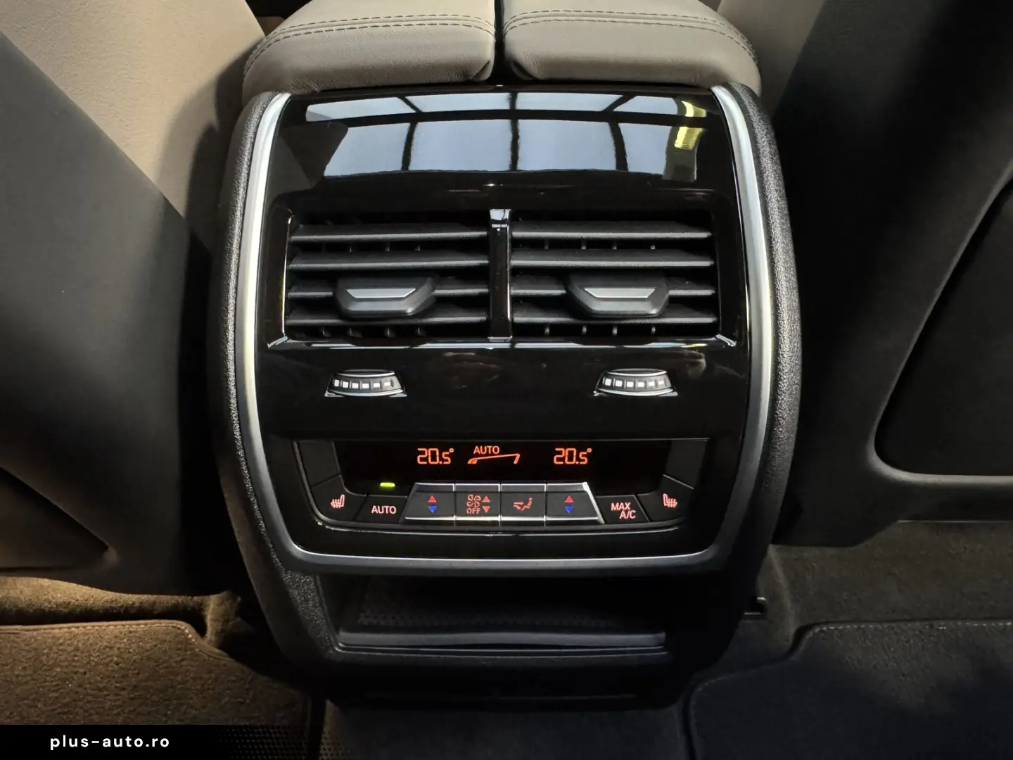 BMW X6 M  Sky B&W Massage