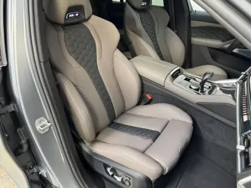 BMW X6 M  Sky B&W Massage