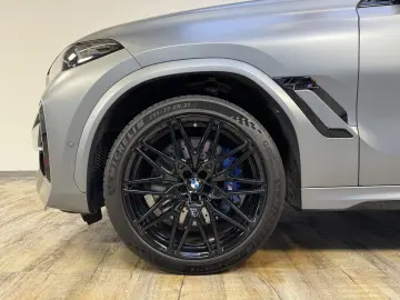 BMW X6 M  Sky B&W Massage