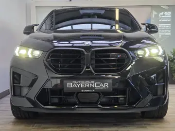 BMW X6 M Competition B&W Panorama