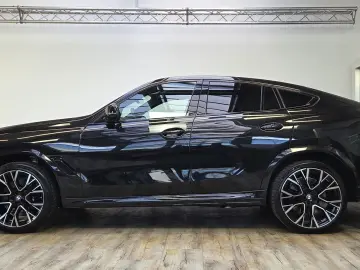 BMW X6 M Competition B&W Panorama