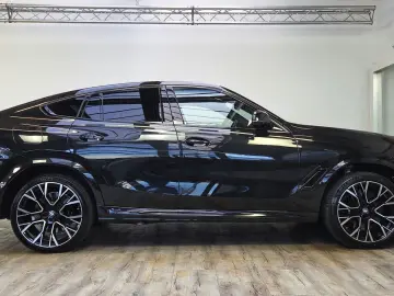 BMW X6 M Competition B&W Panorama