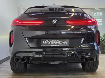 BMW X6 M Competition B&W Panorama