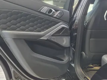 BMW X6 M Competition B&W Panorama