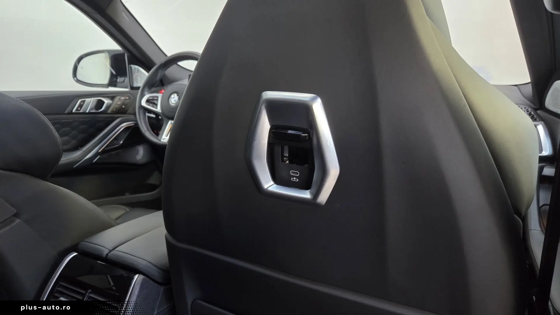 BMW X6 M Competition B&W Panorama