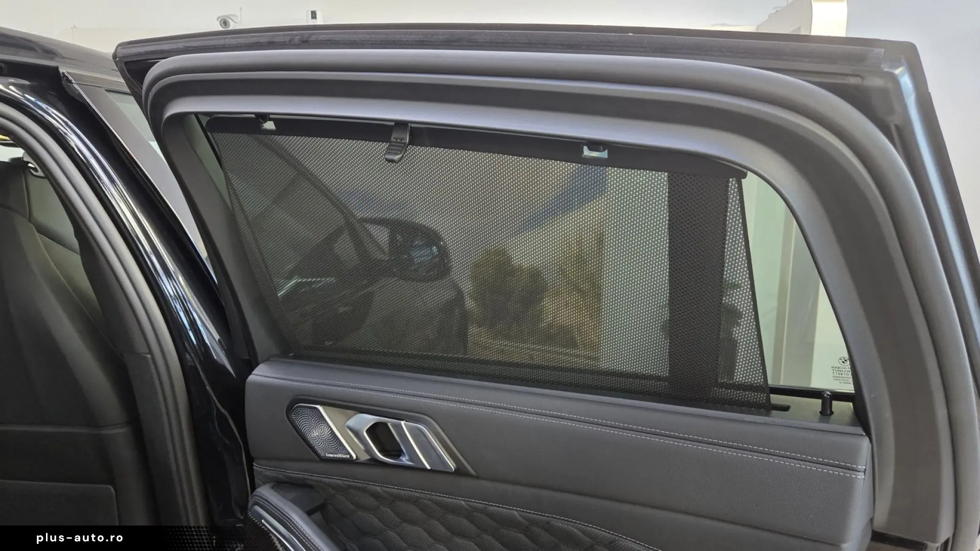 BMW X6 M Competition B&W Panorama