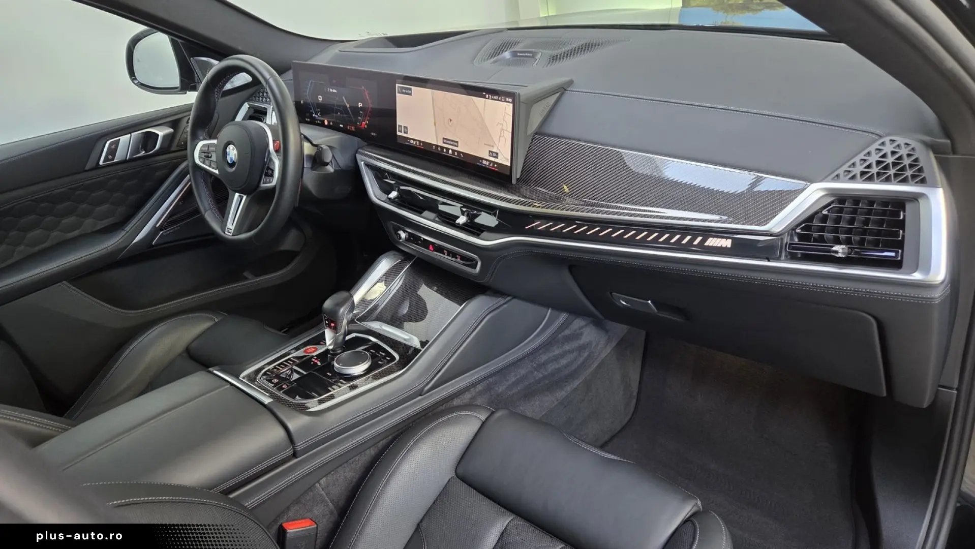 BMW X6 M Competition B&W Panorama