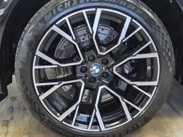 BMW X6 M Competition B&W Panorama