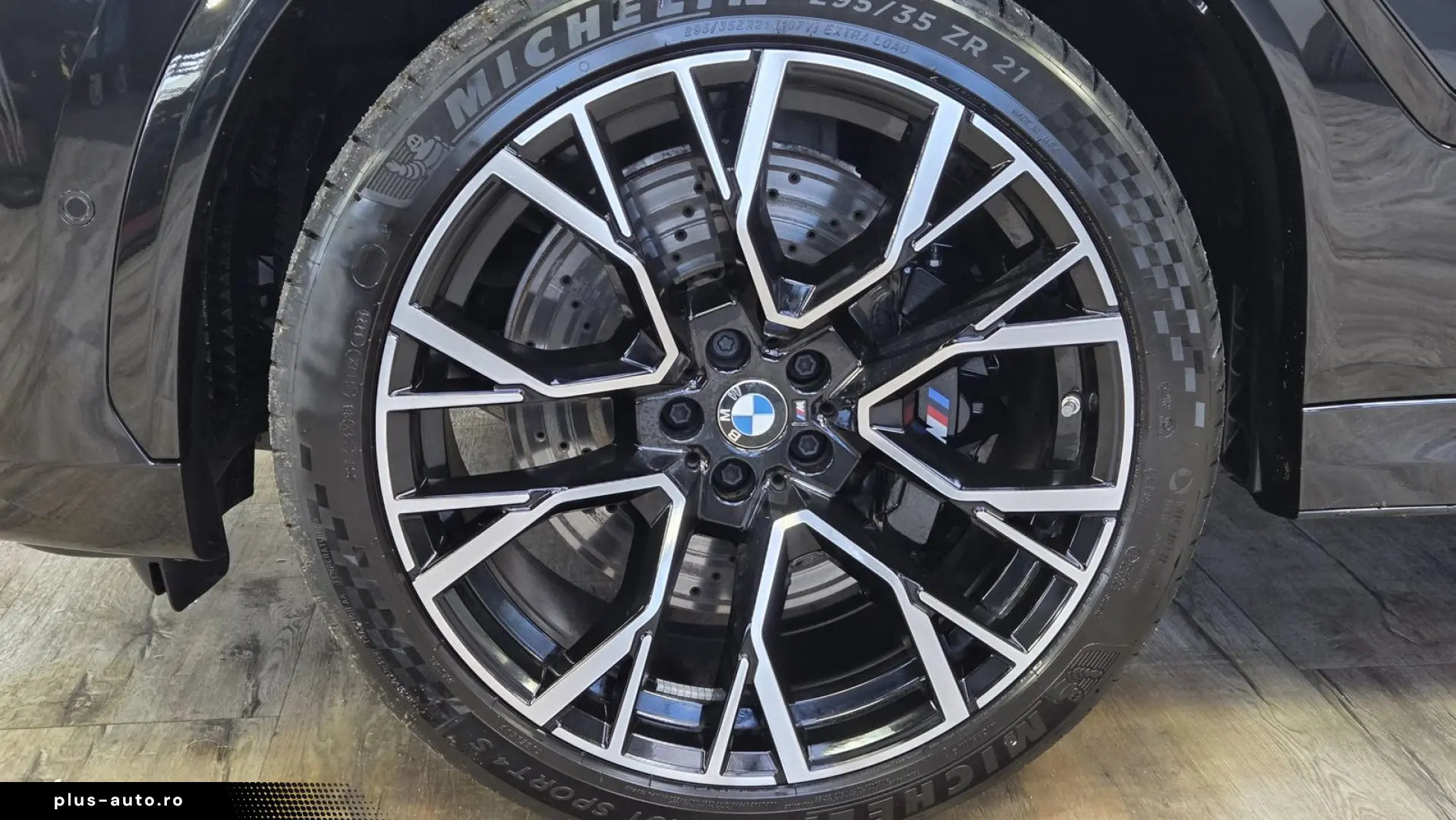 BMW X6 M Competition B&W Panorama