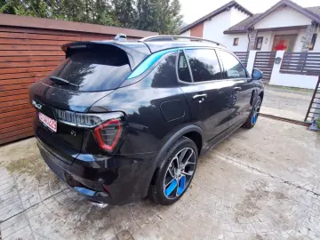 Lynk&Co 01 1.5T PHEV 261cp