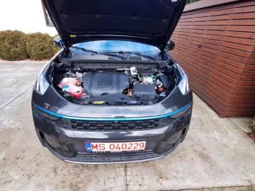 Lynk&Co 01 1.5T PHEV 261cp