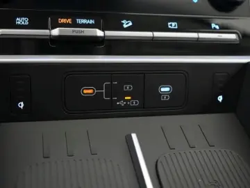 HYUNDAI SANTA FE HEV INTRO 4WD AT VOLL LED 360 GRAD KAME