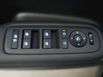 HYUNDAI SANTA FE HEV INTRO 4WD AT VOLL LED 360 GRAD KAME