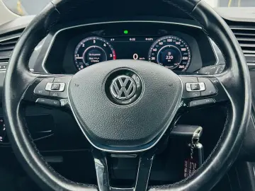 VOLKSWAGEN TIGUAN 2017 2.0D E6 4X4 Garantie 12 Luni Rate Ava