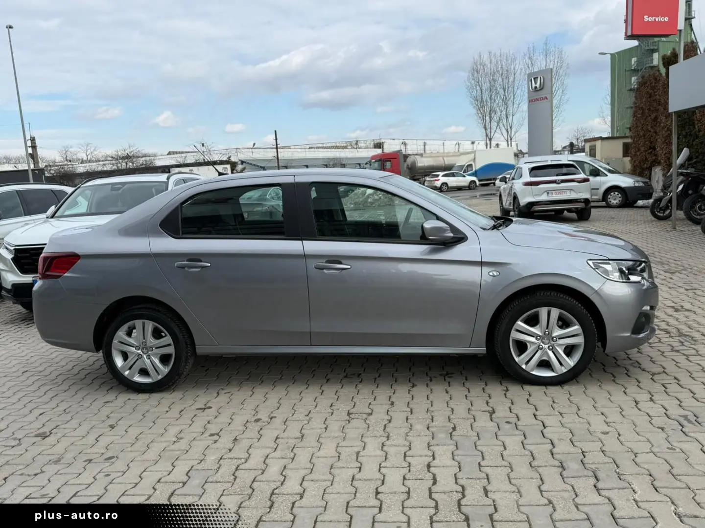 Peugeot 301 Allure Stt Eat6 1.5 Bluehdi 99cp