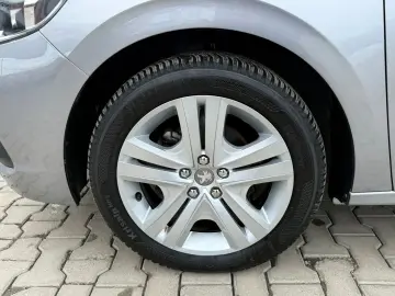 Peugeot 301 Allure Stt Eat6 1.5 Bluehdi 99cp