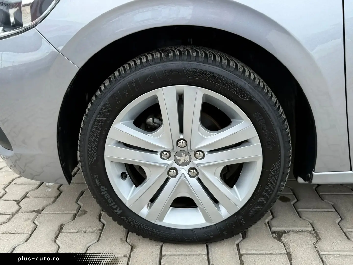 Peugeot 301 Allure Stt Eat6 1.5 Bluehdi 99cp