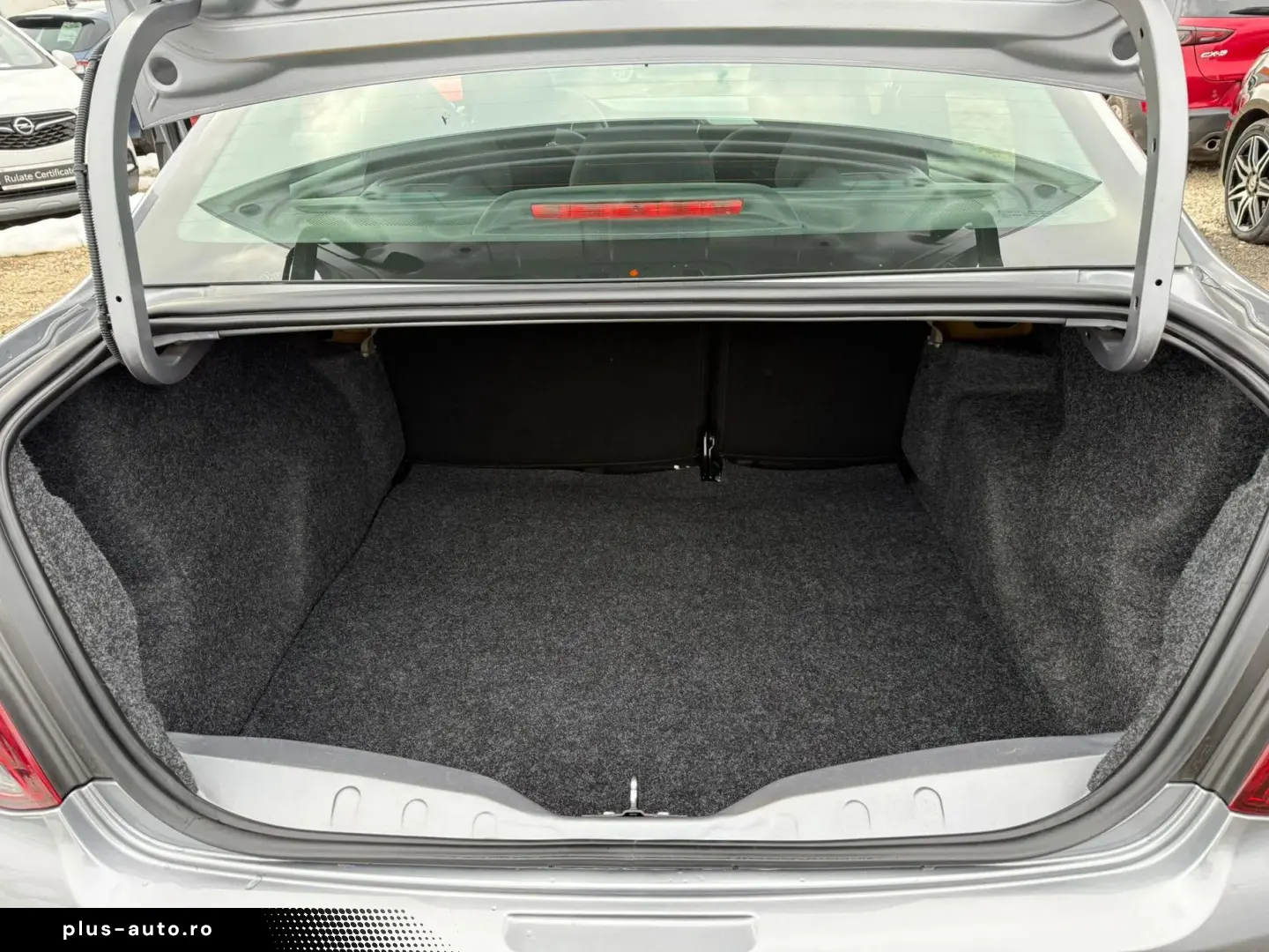 Peugeot 301 Allure Stt Eat6 1.5 Bluehdi 99cp