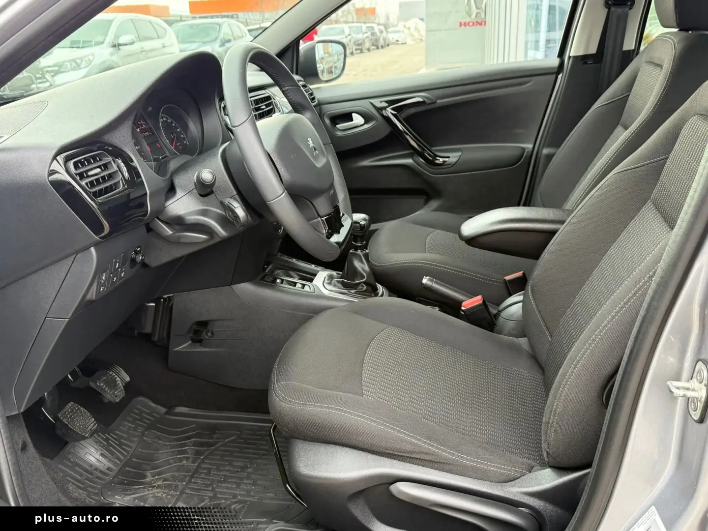 Peugeot 301 Allure Stt Eat6 1.5 Bluehdi 99cp