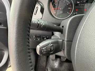 Peugeot 301 Allure Stt Eat6 1.5 Bluehdi 99cp