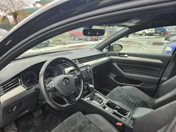 VW Passat 1.4 TSI Highline Bussines cu pachet R-line