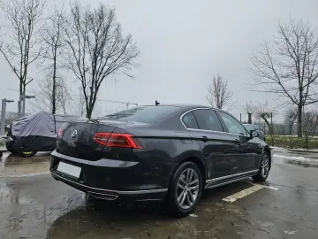 VW Passat 1.4 TSI Highline Bussines cu pachet R-line