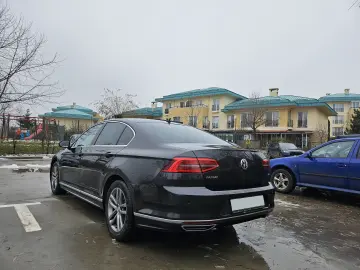 VW Passat 1.4 TSI Highline Bussines cu pachet R-line