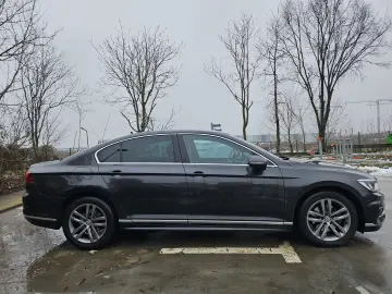 VW Passat 1.4 TSI Highline Bussines cu pachet R-line