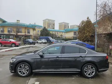 VW Passat 1.4 TSI Highline Bussines cu pachet R-line