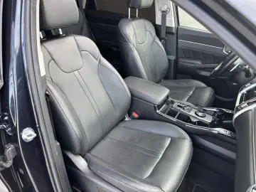 Kia Sorento 1.6 T-GDI HEV 6AT 4x4 7P Design