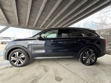 Kia Sorento 1.6 T-GDI HEV 6AT 4x4 7P Design