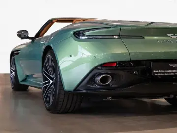 Aston Martin DB12 Volante