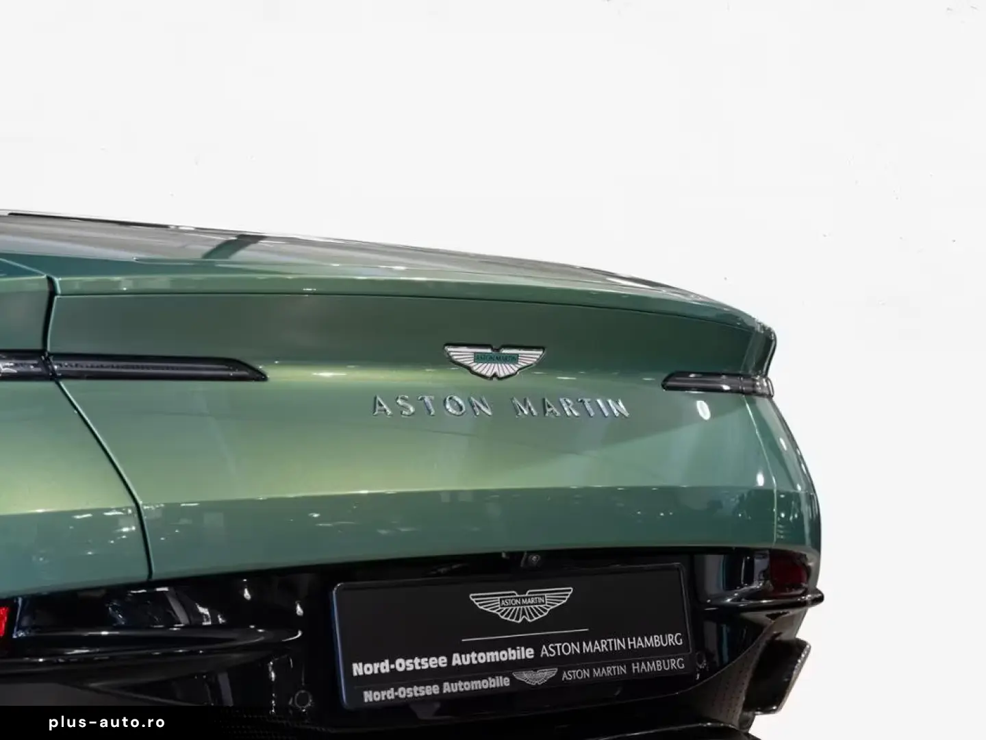 Aston Martin DB12 Volante