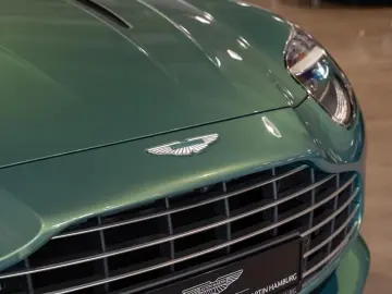 Aston Martin DB12 Volante