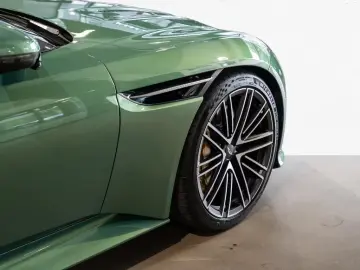Aston Martin DB12 Volante