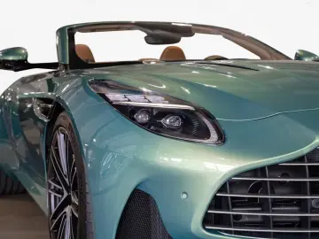 Aston Martin DB12 Volante