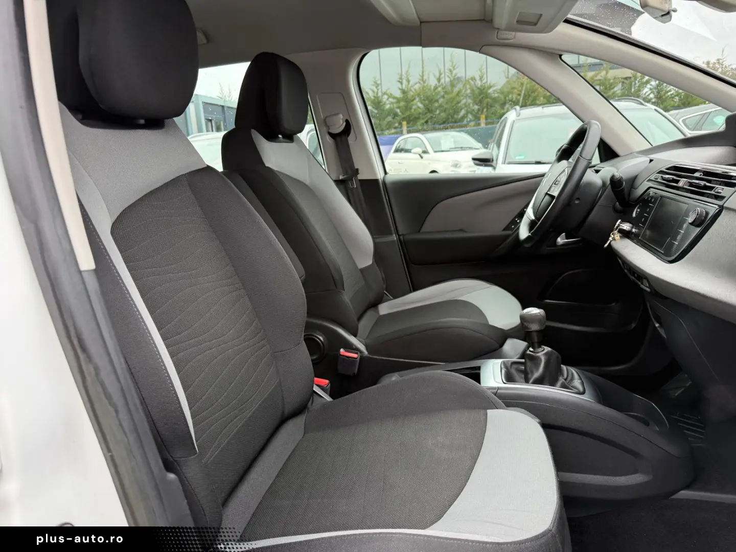 CITROEN C4     7 locuri