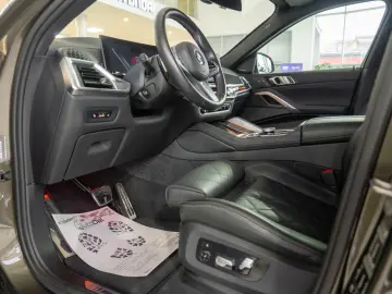 BMW X6 M M60i xDrive G06