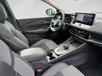 NISSAN Qashqai Xtronic n-connecta